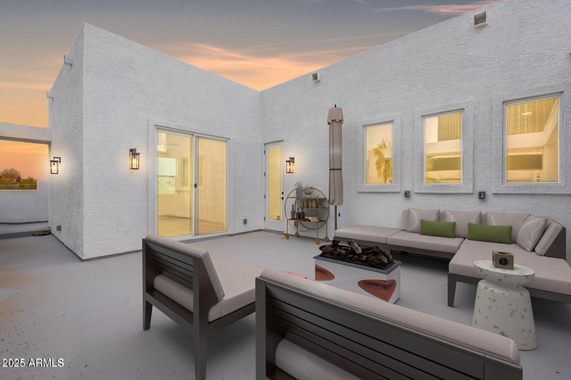 128 W Willo Court