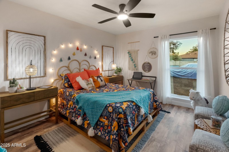 6504 W Corrine Dr (twilight)-2