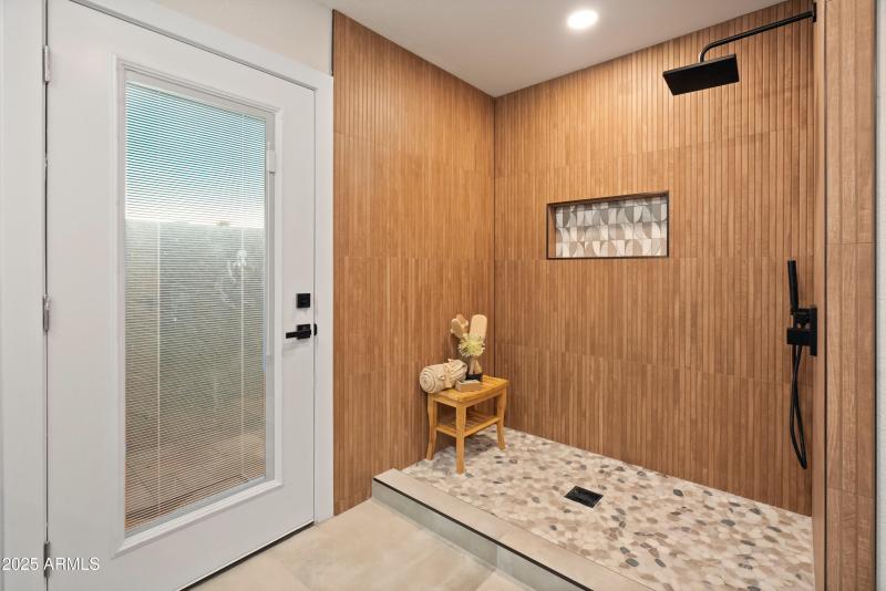 6504 W Corrine Dr (twilight)-8