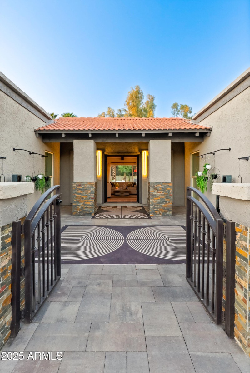 6504 W Corrine Dr (twilight)-10