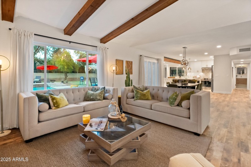 6504 W Corrine Dr (twilight)-16