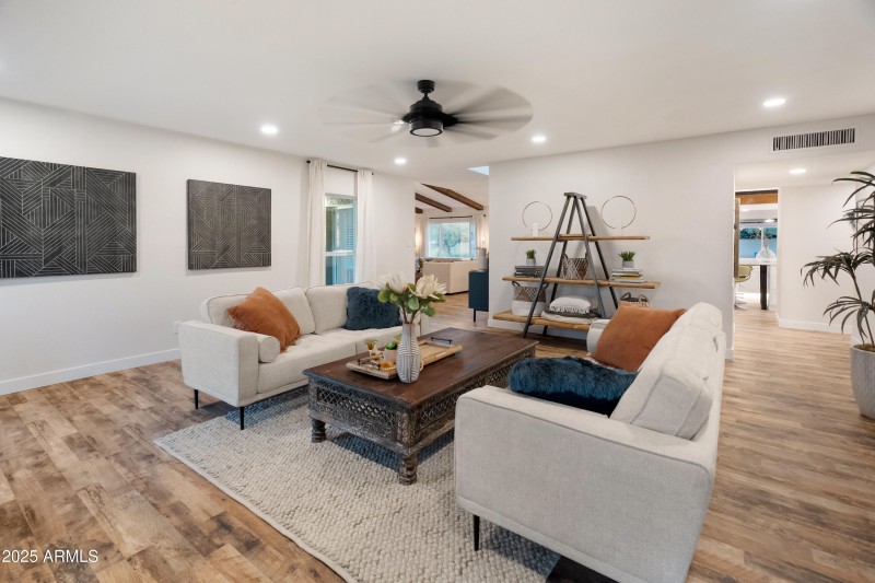 6504 W Corrine Dr (twilight)-20