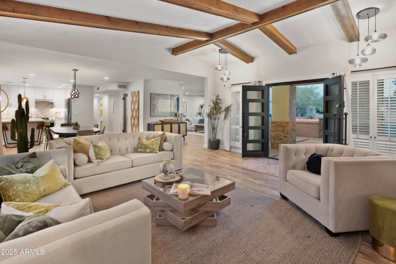 6504 W Corrine Dr (twilight)-33