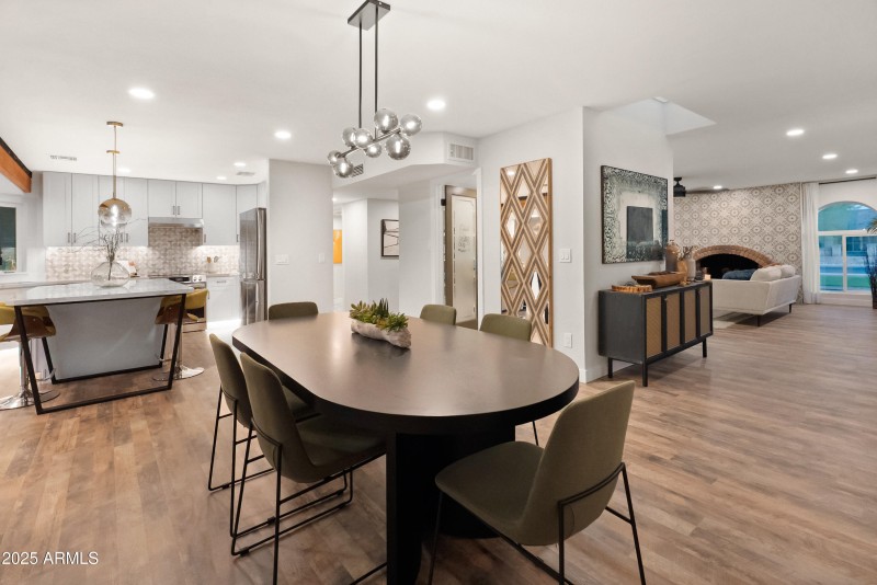 6504 W Corrine Dr (twilight)-35