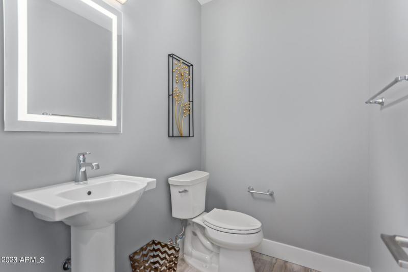 25 - Osborn Master Bathroom