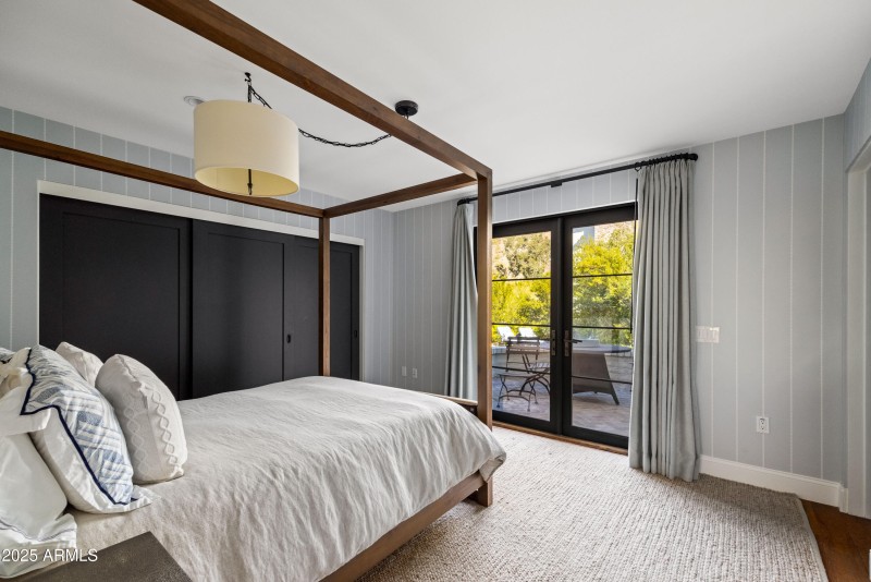 Guest Bedroom w/ Ensuite
