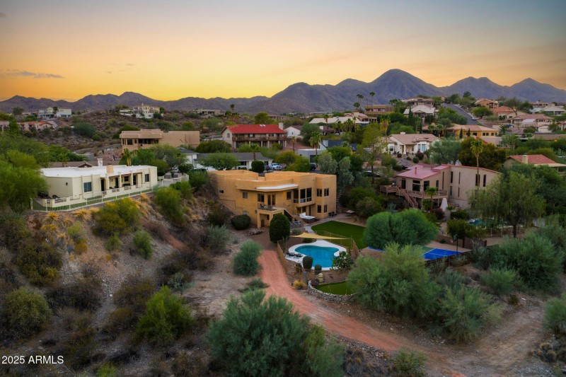 1-web-or-mls-15660-e-tepee-dr