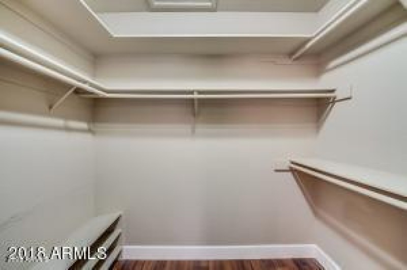 Walking closet