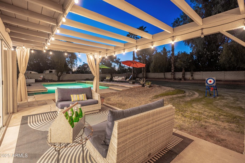 6504 W Corrine Dr (twilight)-59