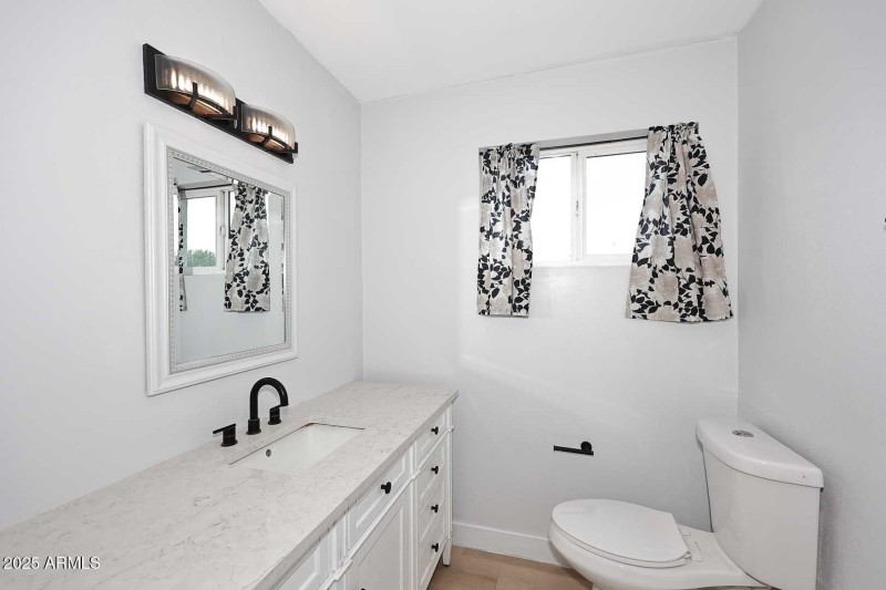 Hall Bath2