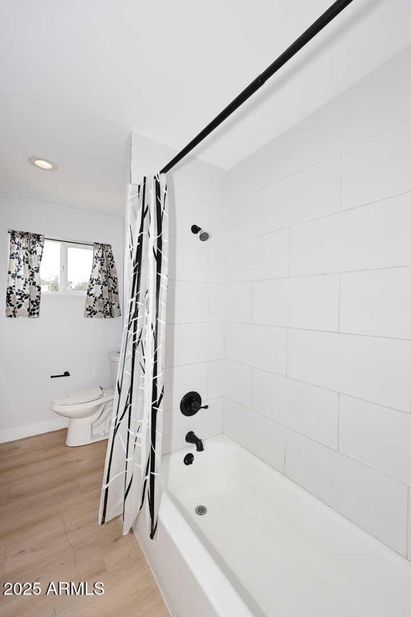 Hall Bath-Tub
