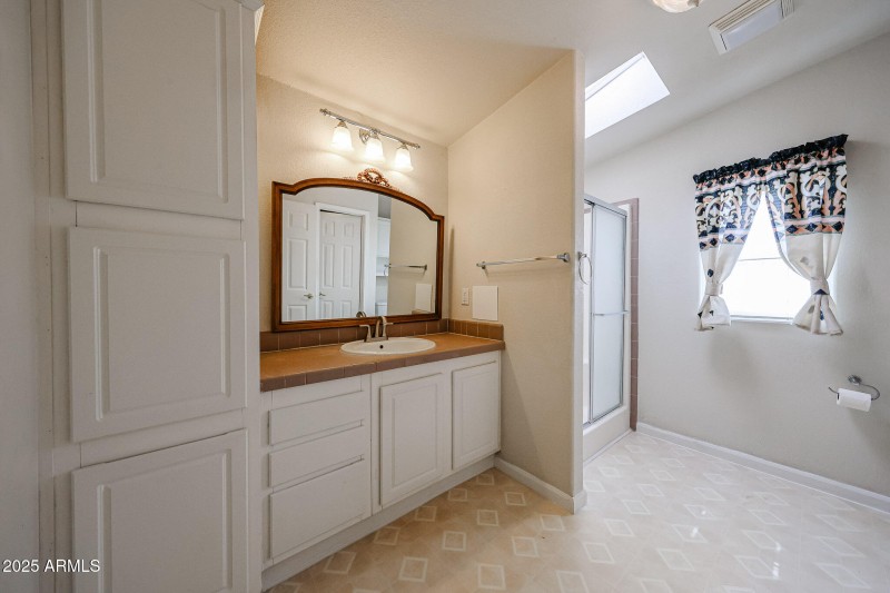 Master Vanity