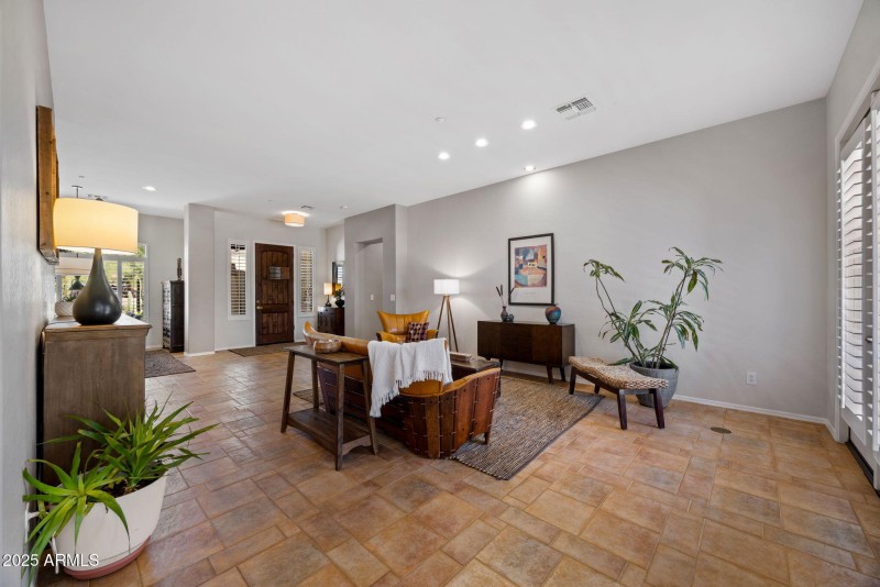 41646 N EMERALD LAKE DR