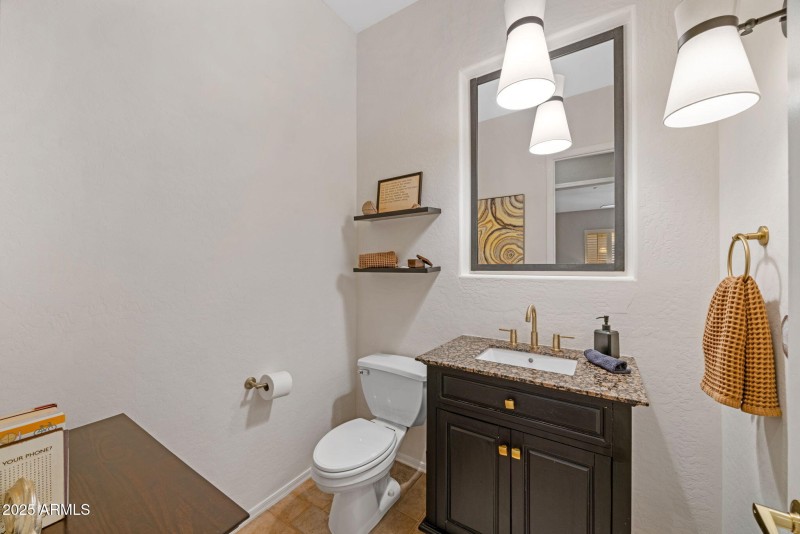 41646 N EMERALD LAKE DR