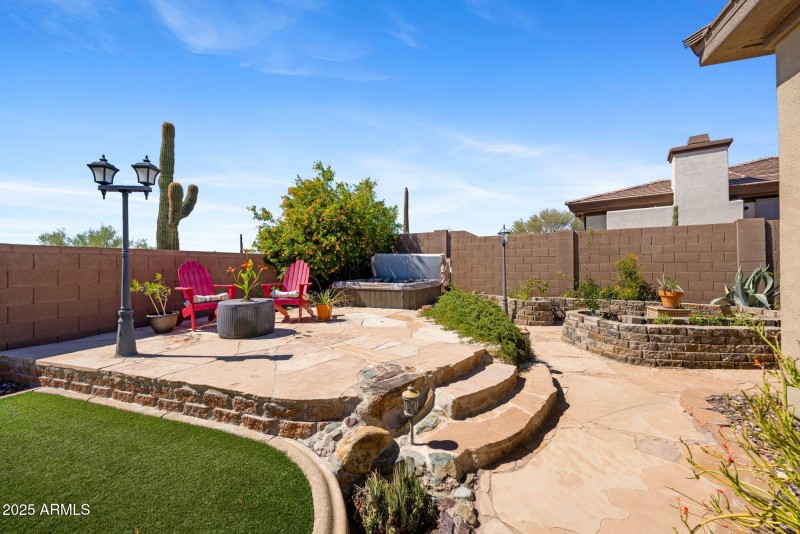 41646 N EMERALD LAKE DR