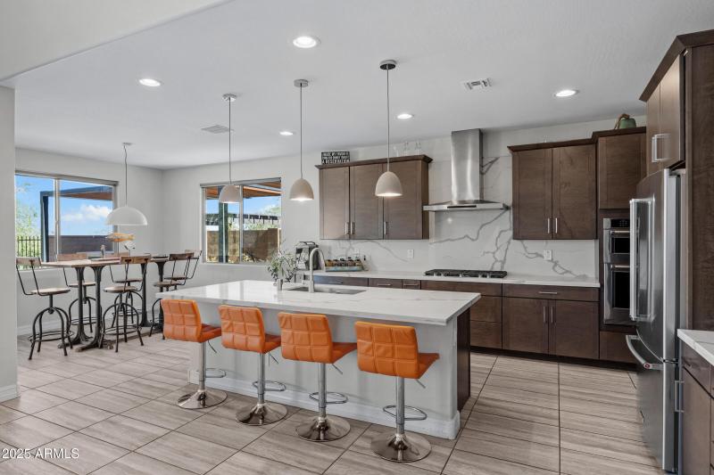 2423 N Beverly Pl-16