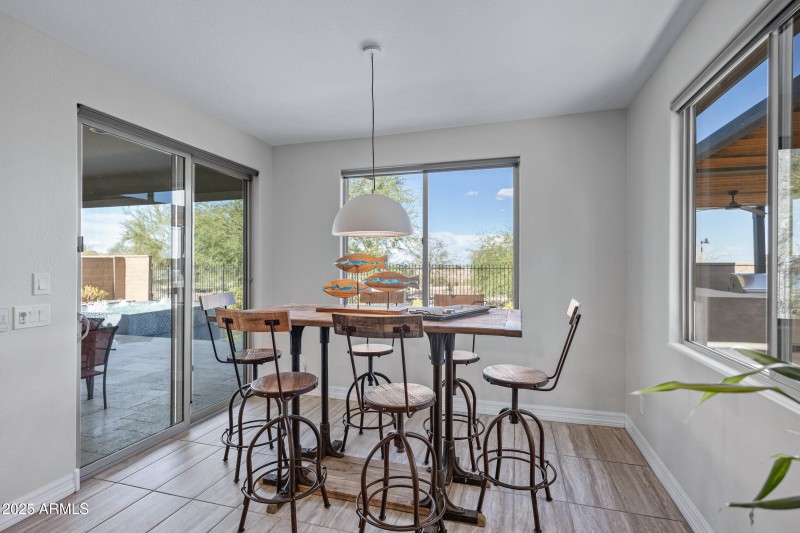 2423 N Beverly Pl-20