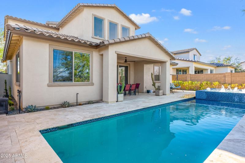 2423 N Beverly Pl-43