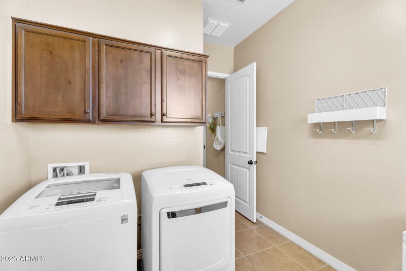 42-web-or-mls-1150 E Via Sicilia-39