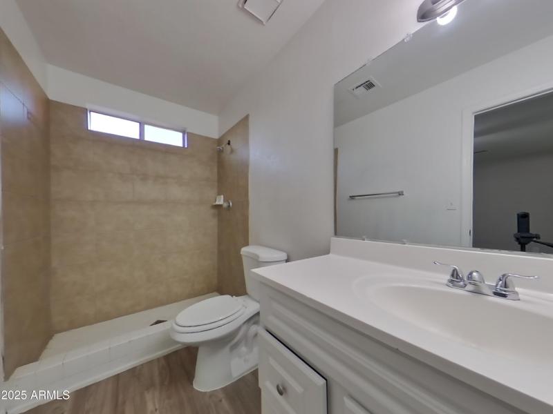 7_pc_jJJzRScnU8_r9JEJrwJBM_layout_1