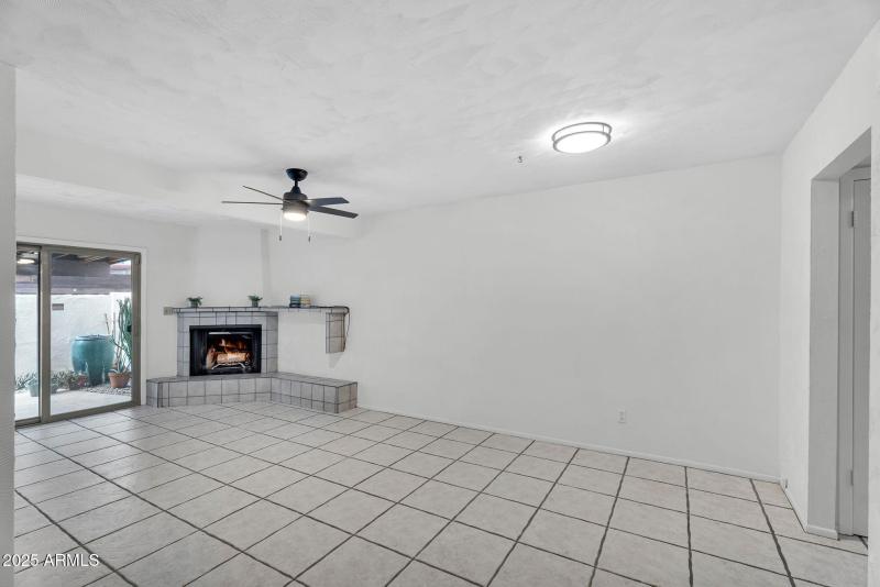 1138 E KALER DR, Phoenix