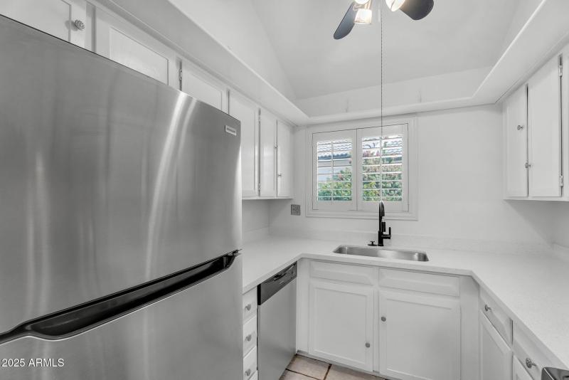 1138 E KALER DR, Phoenix