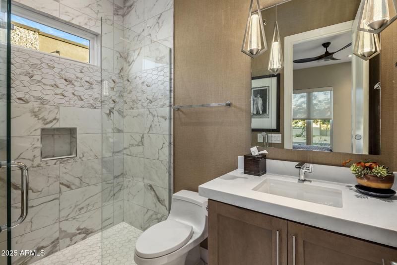 Ensuite Guest Bathroom