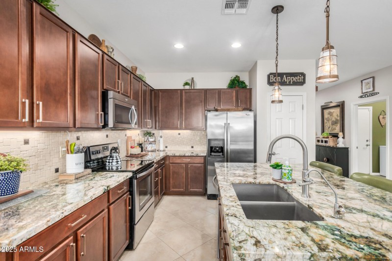 Cedarwood_Kitchen 3