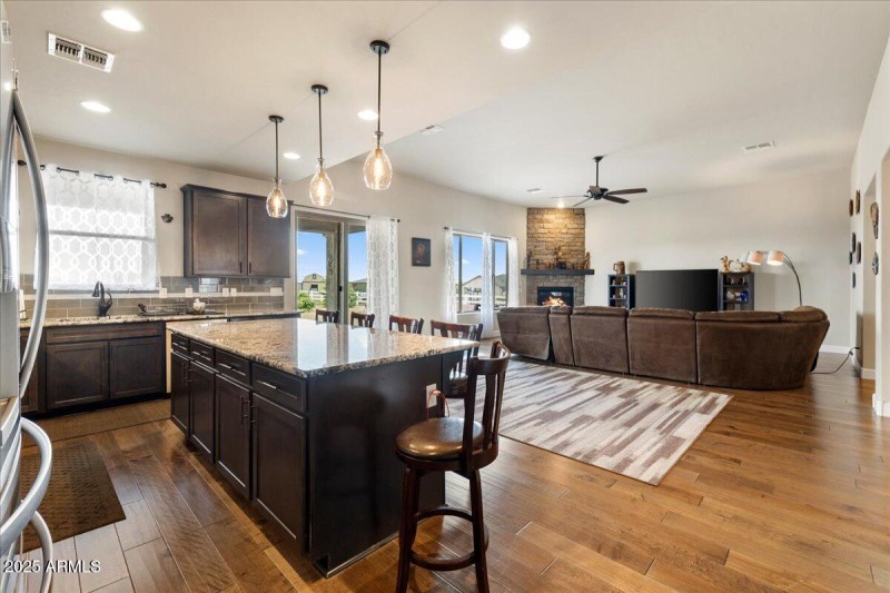 10-Kitchen