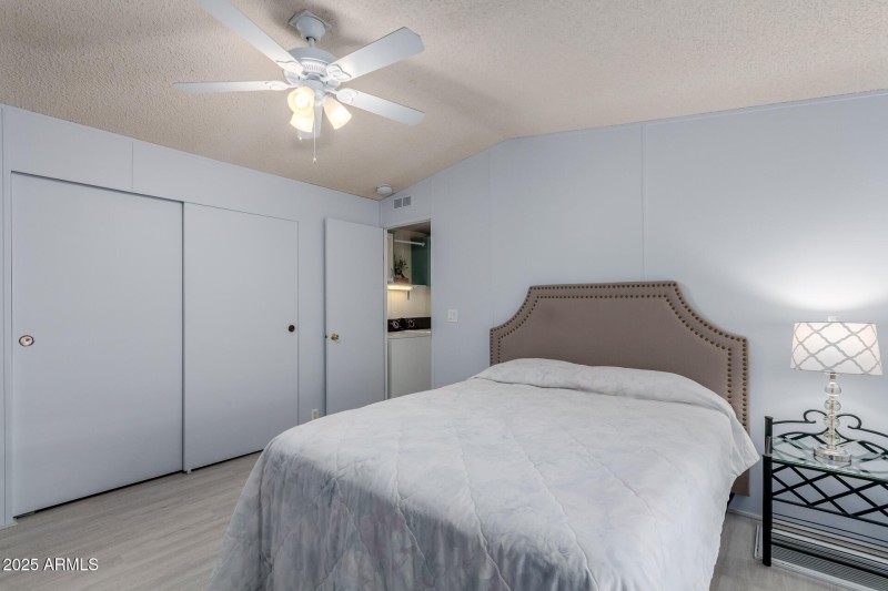 16 Signal Butte