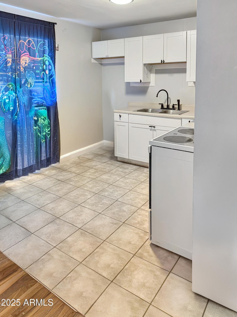 312 Fourth St kitchen