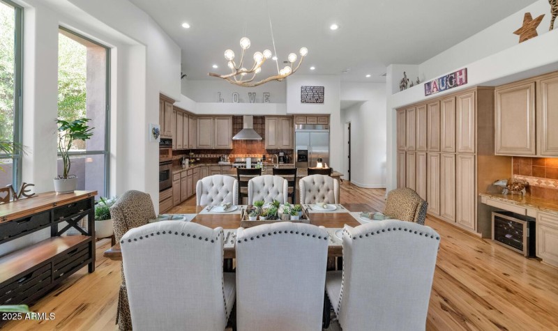Eat-In Kitchen