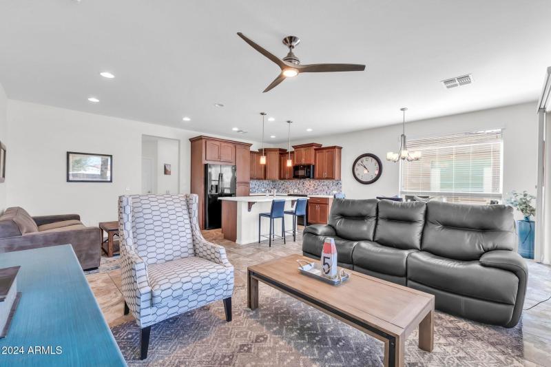 36106 N Desert Tea Dr-8