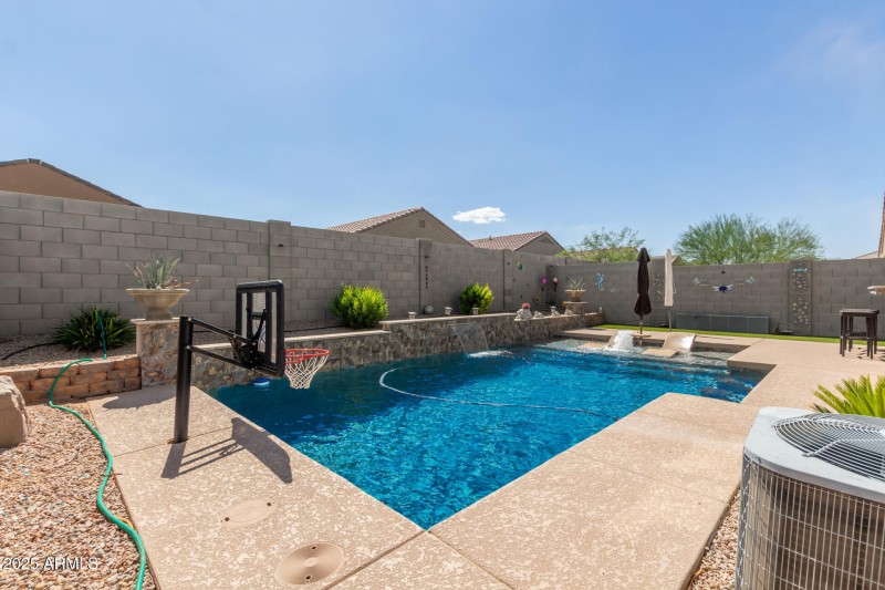 32 - Pampoloma 36371