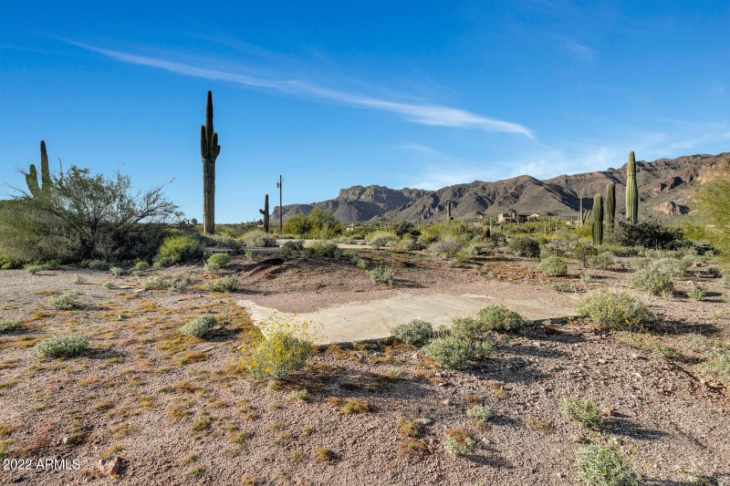 25_3750_South_Blackhawk_Road__025_mls