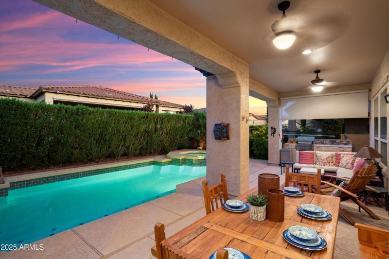 OR ALFRESCO DINING WITH FRIENDS