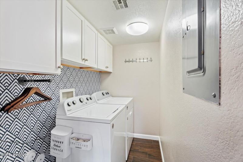 Super Cute Laundry Room