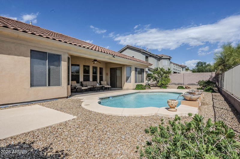 64-web-or-mls-Calle Del Sol-54