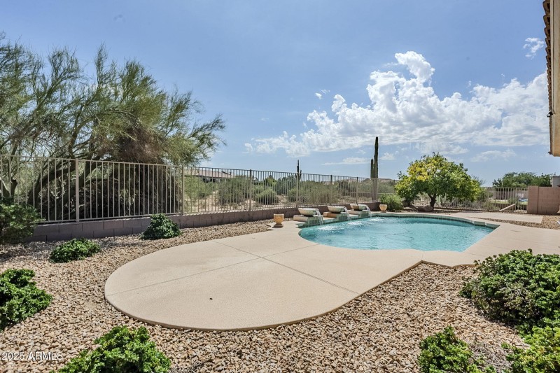 61-web-or-mls-Calle Del Sol-51