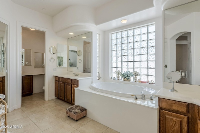 42-web-or-mls-Calle Del Sol-32