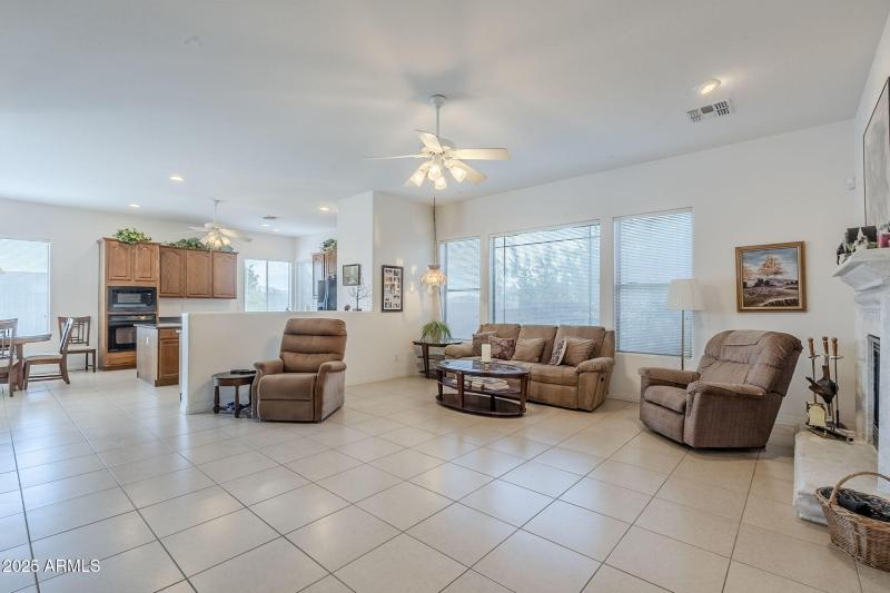 23-web-or-mls-Calle Del Sol-13