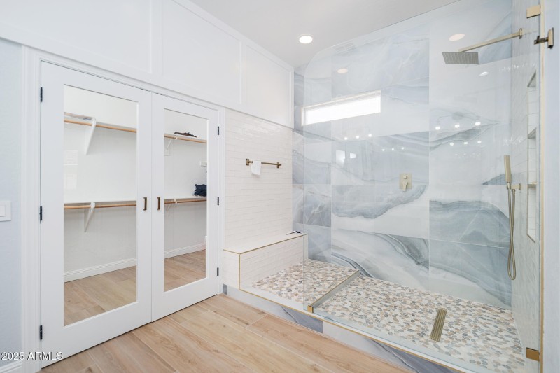 14_Primary-Bath_01