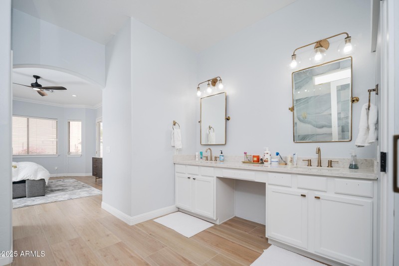 16_Primary-Bath_03