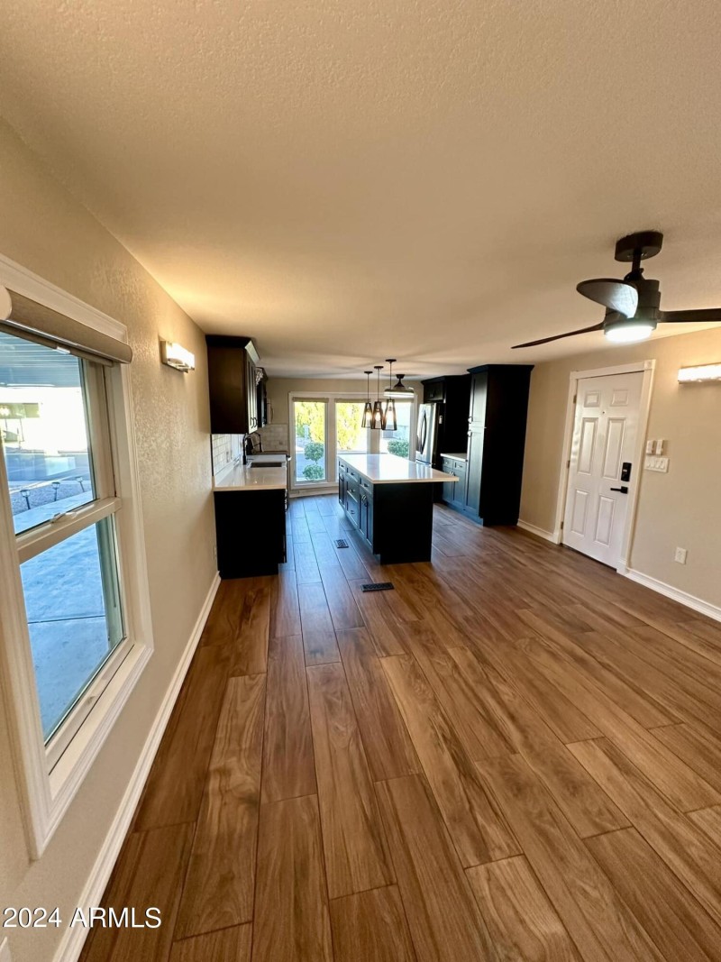 072 VIEW LR- KITCHEN