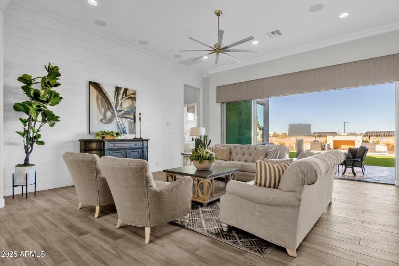 11-web-or-mls-3649-n-58th-st-artisan-mod