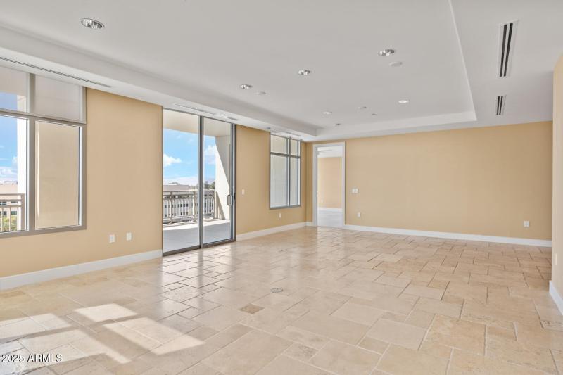 2211 E Camelback Rd - 219