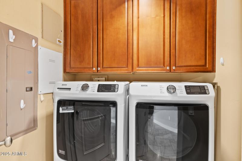 2211 E Camelback Rd - 263