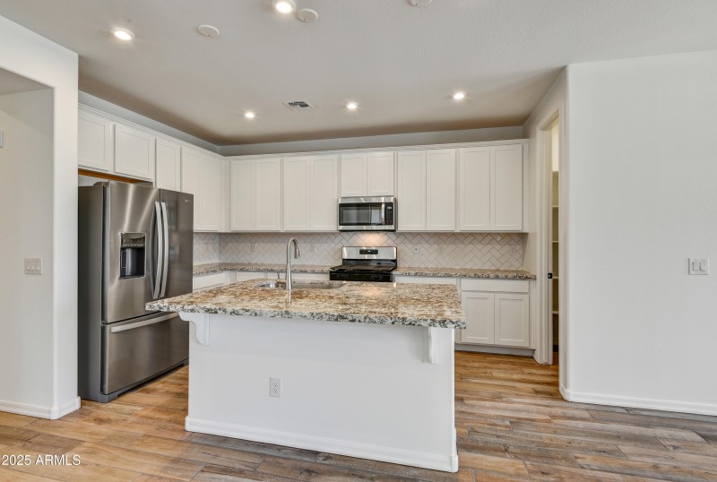 09-Kitchen