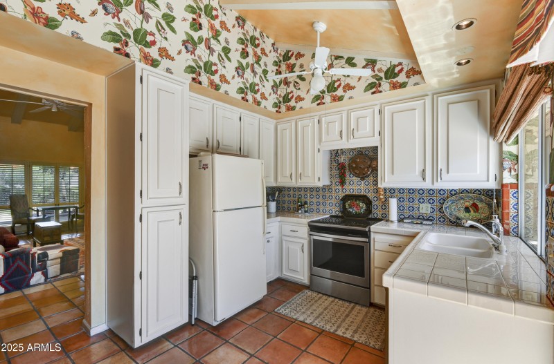 23-Kitchen