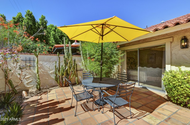 32-Outdoor Living
